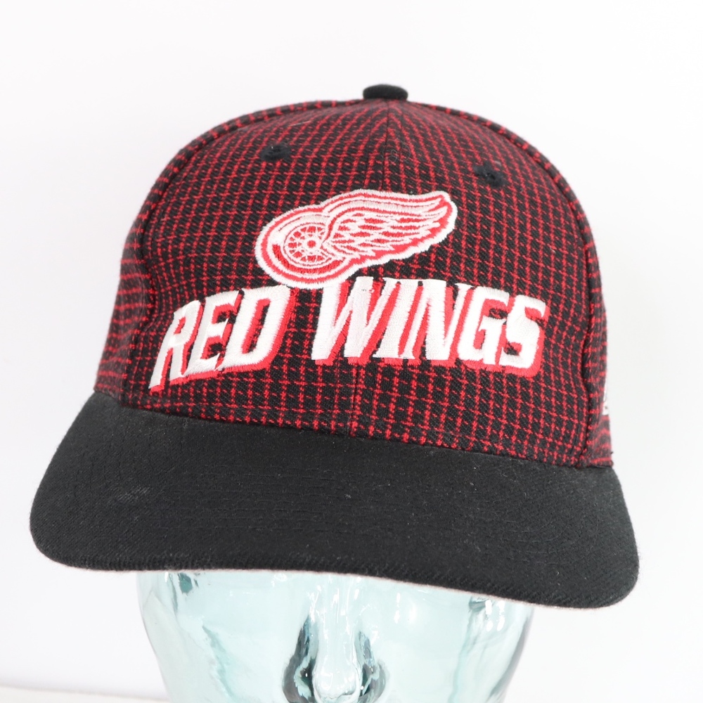 90s Logo Athletic Detroit Red Wings Strapback Hat - Picture 1 of 8